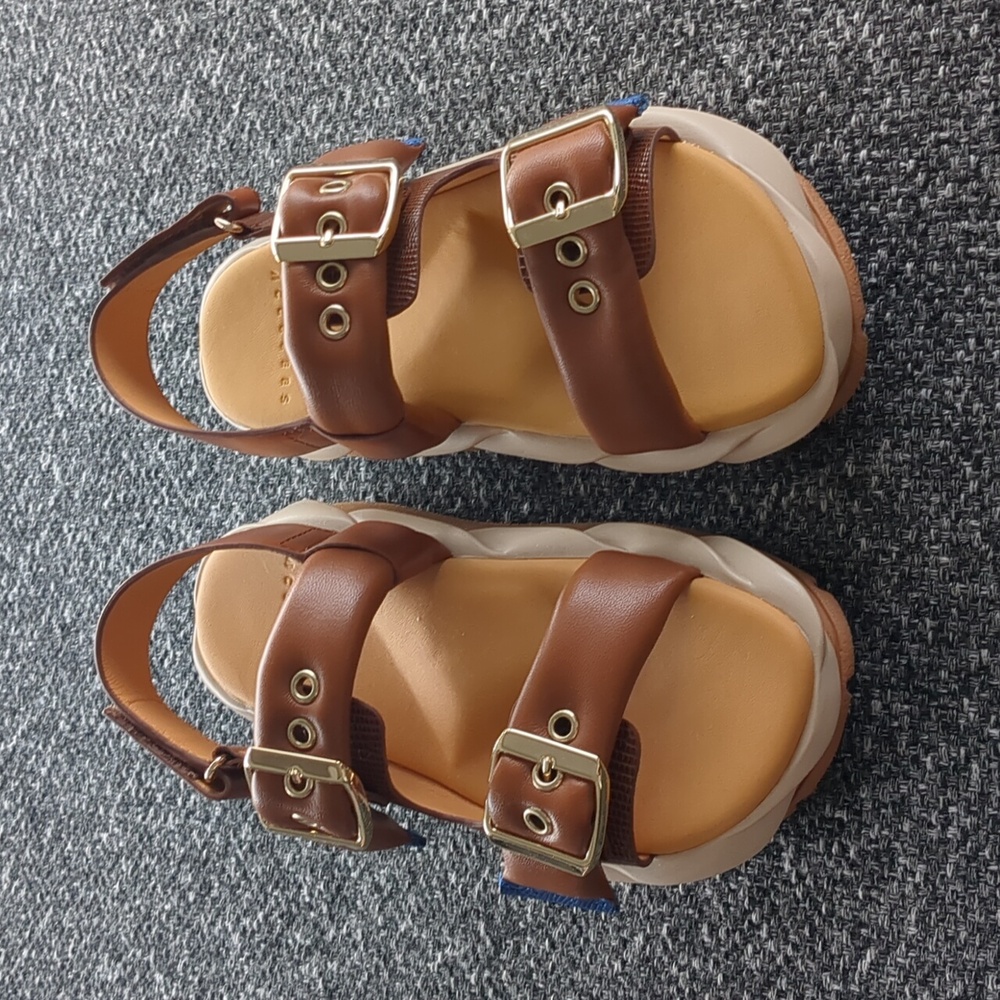 4CCCCEES NWOT Mellow Tan Sandal Platforms